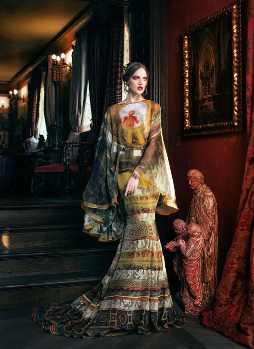 Дизайнером всех платьев выступила Светлана Лялина.