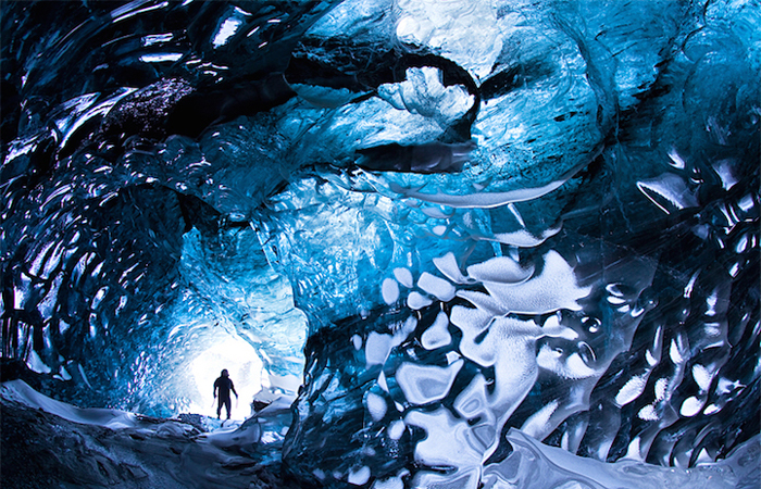 Ледяные пещеры в Исландии.