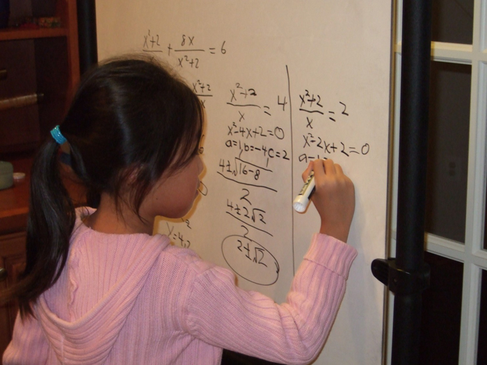 Стефани полюбила математику еще  в первом классе.