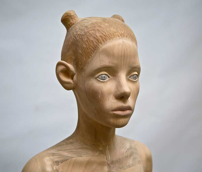 Нимфа (скульптура из тополя). Автор: Ted Lawson.