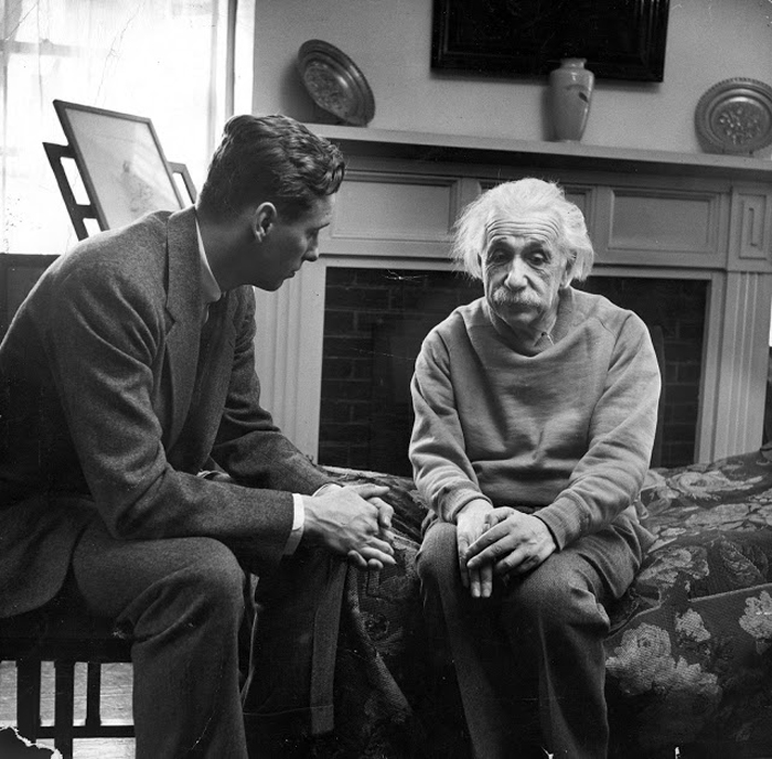 Альберт Эйнштейн обсуждает с Кордом Майером-мл. отношения запада с СССР.