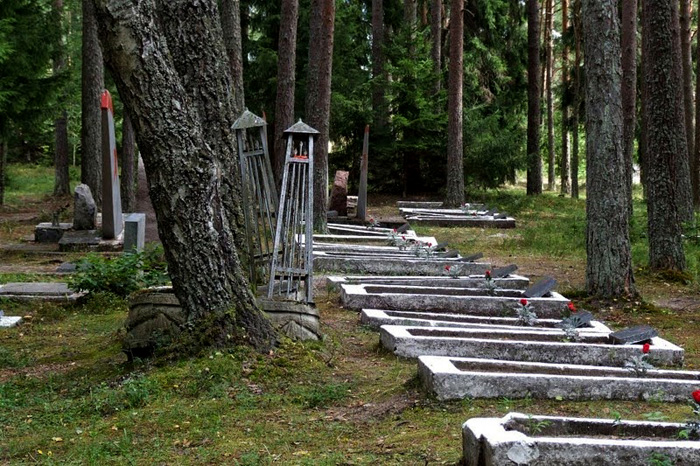Захоронения, сделанные после Второй Мировой Войны.