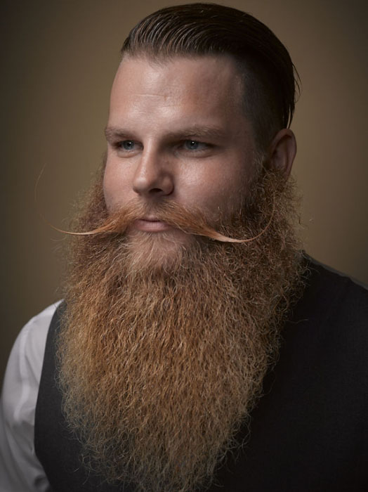 Аккуратная длиная борода.  Фото: Greg Anderson.