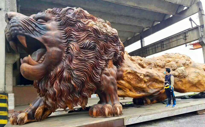 Самая большая деревянная скульптура в мире.