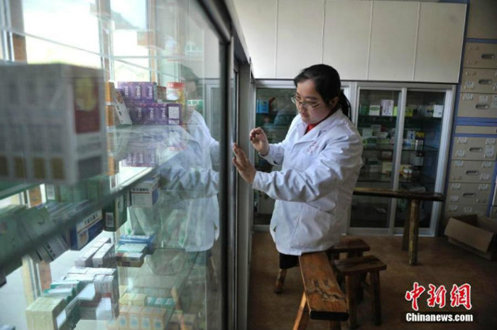 Ли Йухонг работает врачом в деревне уже 15 лет.