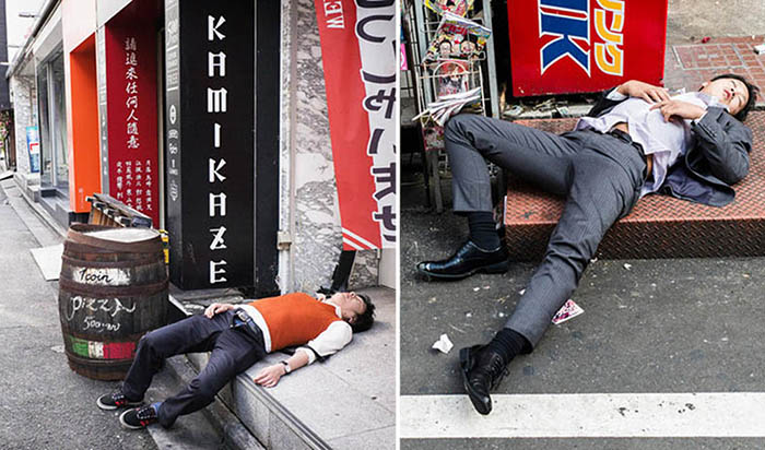 Пьяные японцы, заснувшие на улице.