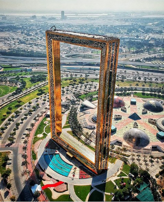 Рамка Дубая с высоты птичьего полета. Instagram elenatee.