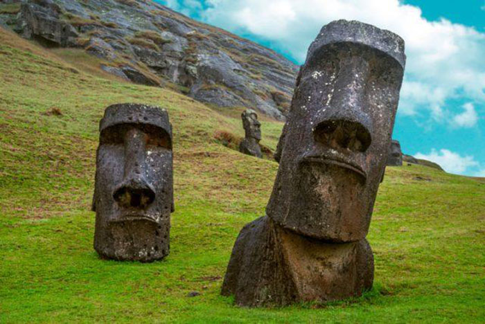 Загадочные статуи острова Пасхи.