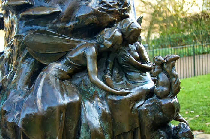 Заказчиком статуи Питера Пена стал сам автор сказки.