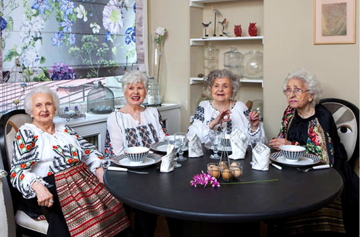 Румынские бабушки снялись для журнала мод. Фото: Eli Driu.