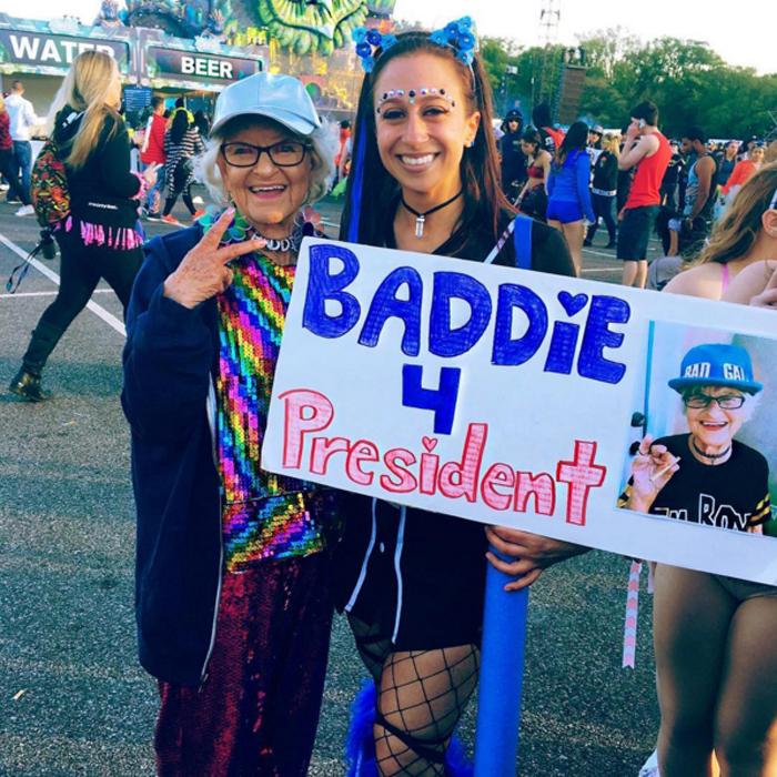 Бадди в президенты! Instagram baddiewinkle.
