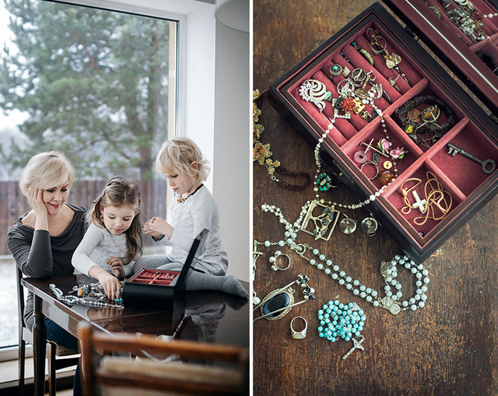 Работница телевидения Лайма Кибартиене со своими внучками Аугусте и Котрина и подарком для них - коробкой драгоценностей.