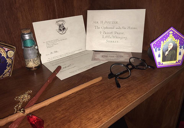 Письмо Гарри Поттеру и волшебные палочки.