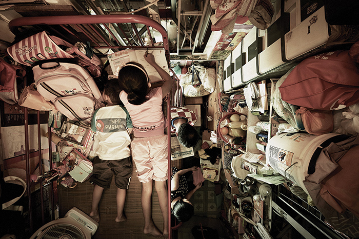 Жилищная проблема в Гонконге.  Фото: Benny Lam.