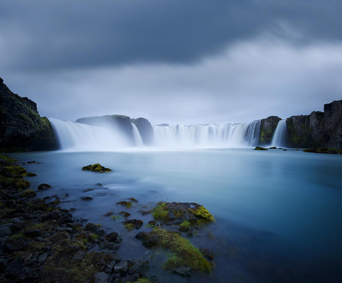 Название водопада Годафосс переводится как "водопад Бога"