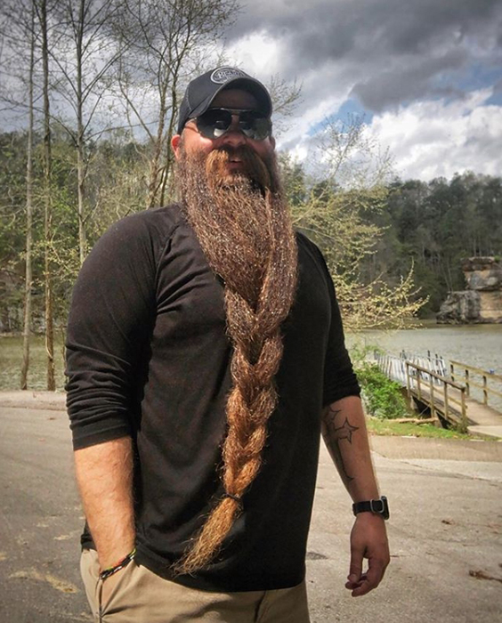 Ланс признается, что длинная борода требует большого ухода и приносит много хлопот. Instagram lan_woo.