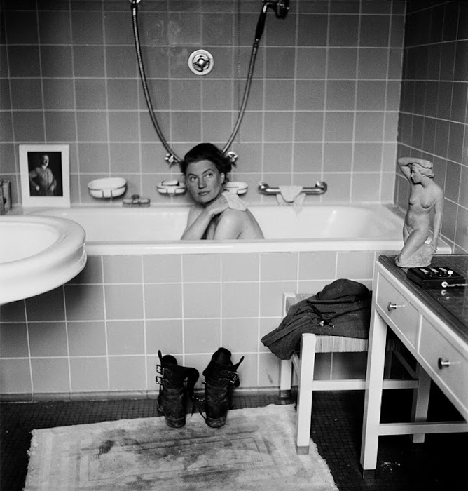Ли Миллер в ванной Адольфа Гитлера. Фото: David Scherman/Lee Miller.