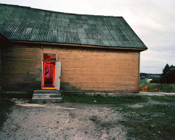 Дискотеки в селах часто проводятся в неспециализированных помещениях, где просто есть достаточно большой зал.  Фото:  Andrew Miksys.