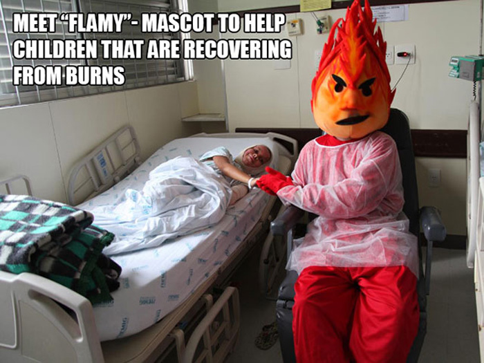 Маскот Флейми (Огонек) предназначен помочь детям, пострадавшим от ожогов.