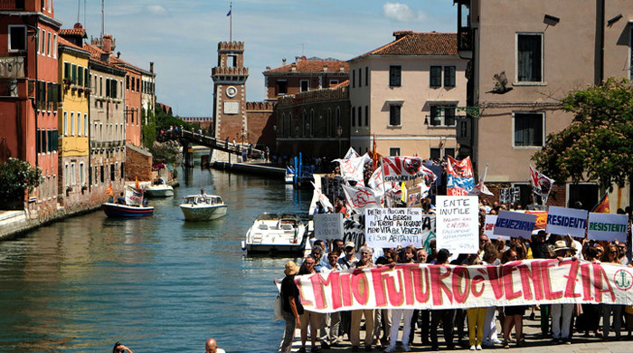 Протесты в Венеции.