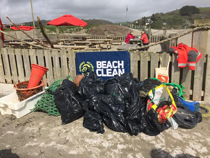Пат старалась привлечь волонтеров и активистов к проблеме загрязнения пляжей.