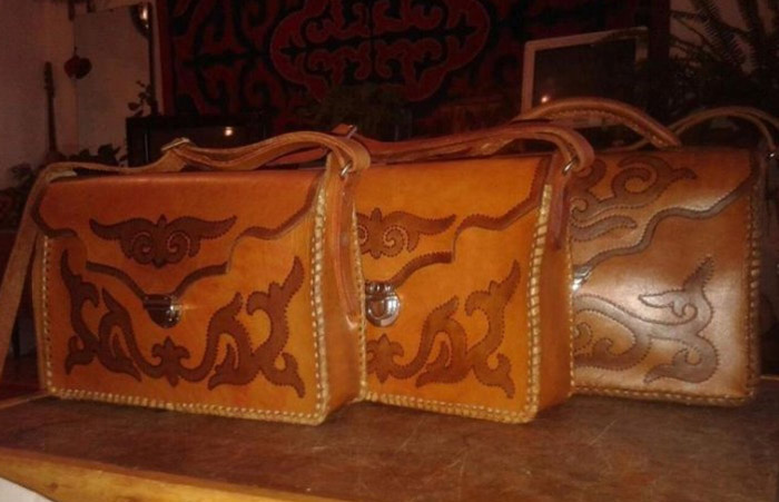 Сейчас сумки Рахатбека продаются не только в родном Кыргызстане, но и за рубежом.
