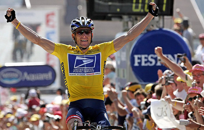 Знаменитый велогонщик Лэнс Армстронг.