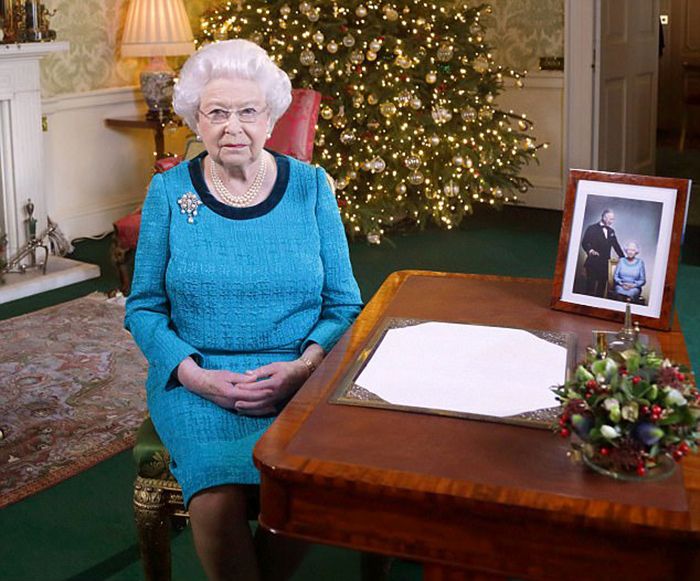 Рождественская фотография королевы, опубликованная накануне праздника в прошло году.