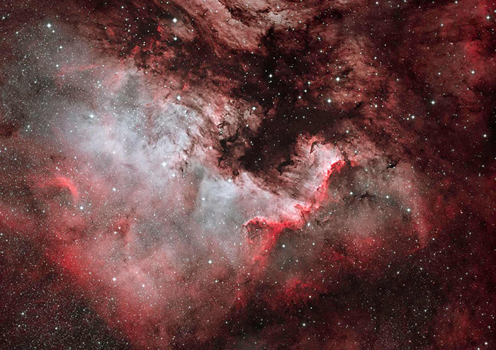 Туманность Северная Америка NGC7000 — это эмиссионная туманность в созвездии Лебедь, близком к Денебу, названная так из-за своего сходства по форме с материком Северной Америки. Фото: Dave Watson.
