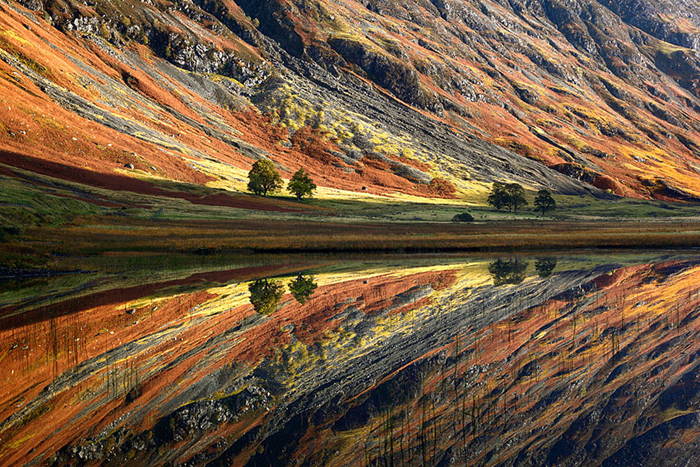 Невероятно красочный пейзаж Шотландии.
