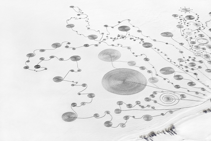 Снежные рисунки на озере Катамаунт.