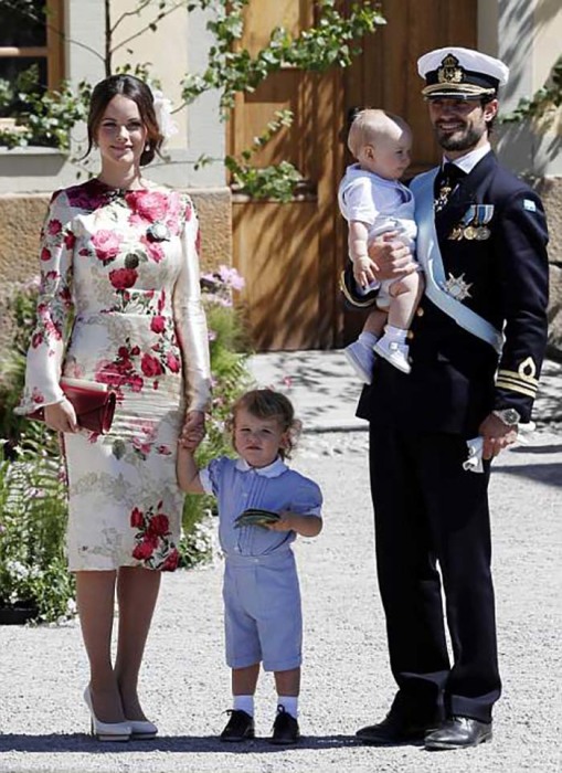 Брат Мадлен - принц Карл Филип со своей семьей.