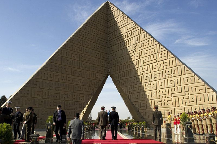 Египетский монумент в честь Неизвестного Солдата.