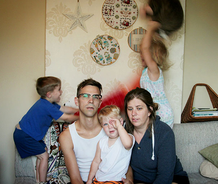 Семейное фото в разгаре.