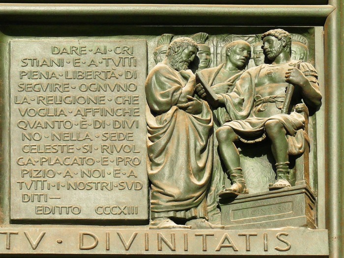 Миланский эдикт положил конец гонениям первых христиан.