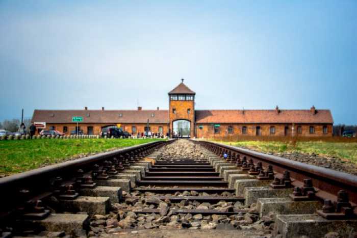 Железная дорога по которой везли узников в концлагерь Освенцим.