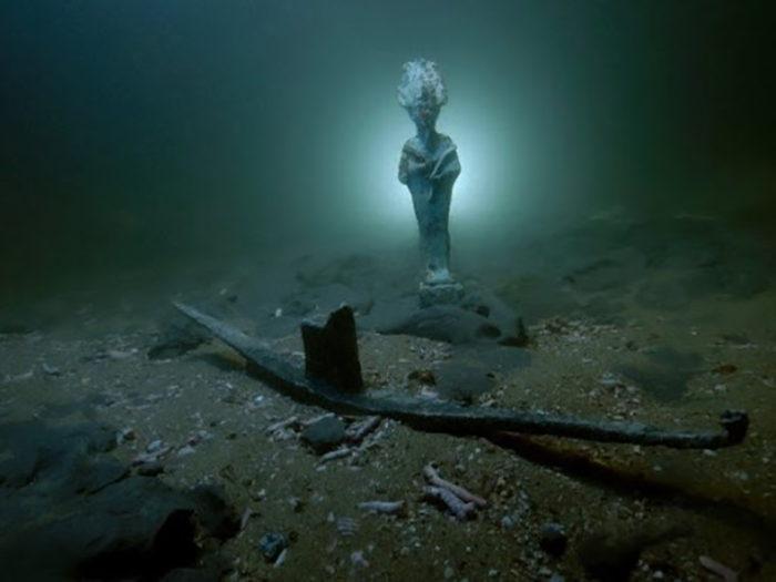 Статуи богов и прочие древние артефакты прекрасно сохранились под водой.