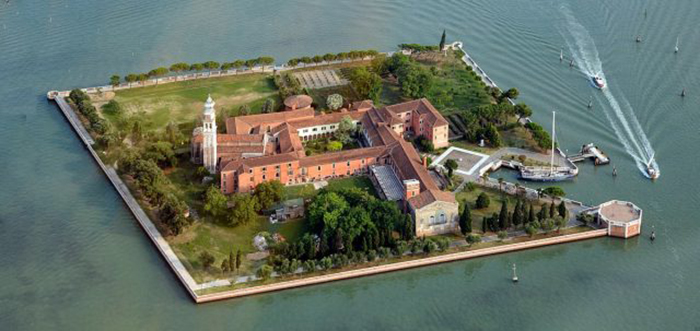 Остров Святого Лазаря и монастырь.