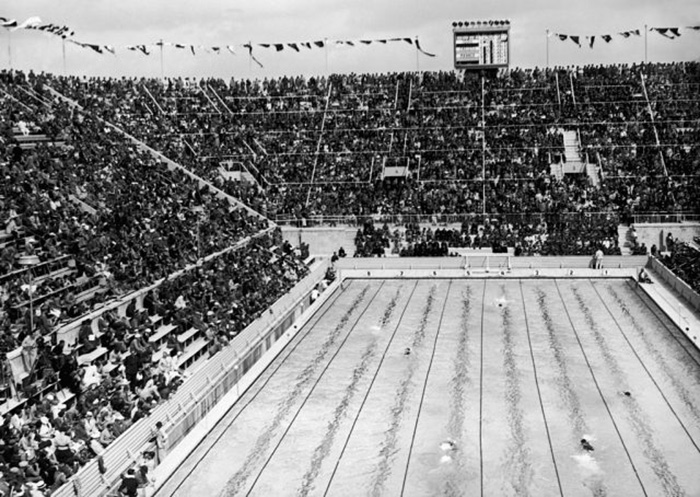 Бассейн на берлинском стадионе, 1936 год.