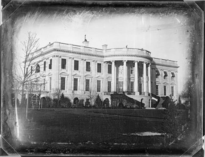 Первая фотография Белого дома, 1846 год.