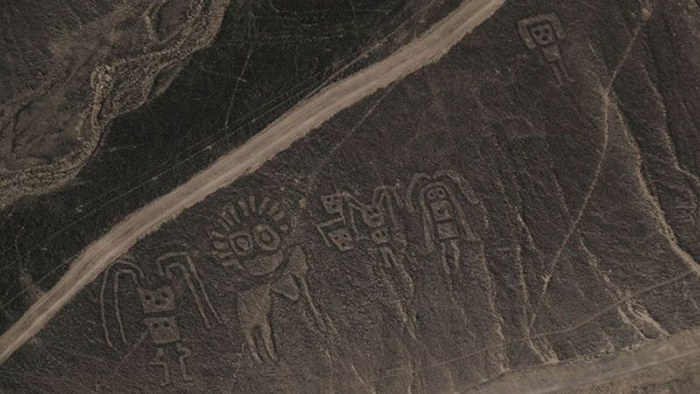 Впервые подобные геоглифы были обнаружены в 20-х годах Торибио Мехиа Ксеспе. 