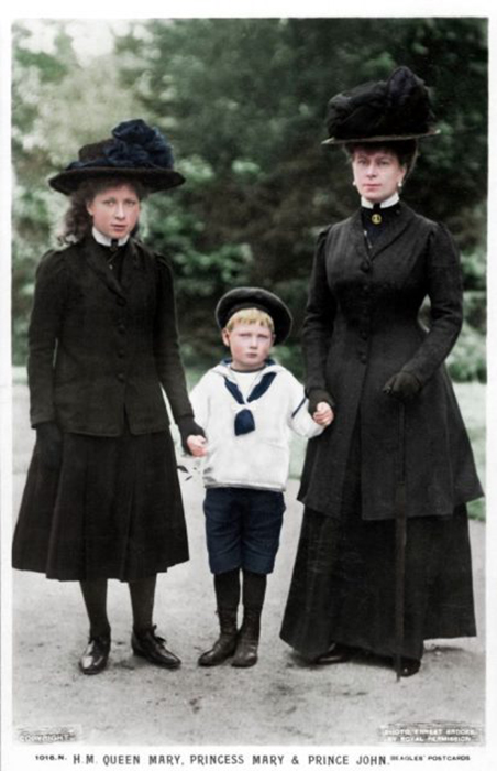 Королева Мария, принцесса Мария и принц Джон, 1910 год.