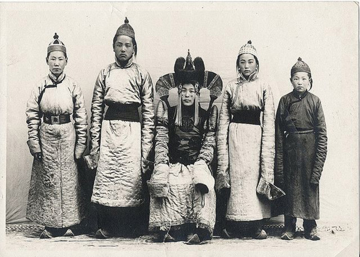 Семья из Монголии.