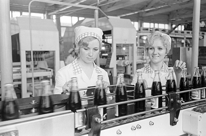 Завод Pepsi в Советском Союзе. 