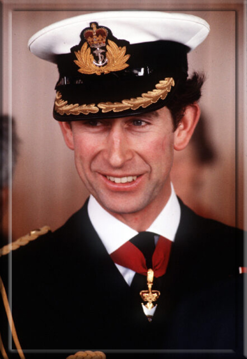 Чарльз, принц Уэльский, в военно-морской форме в 1980 году. 
