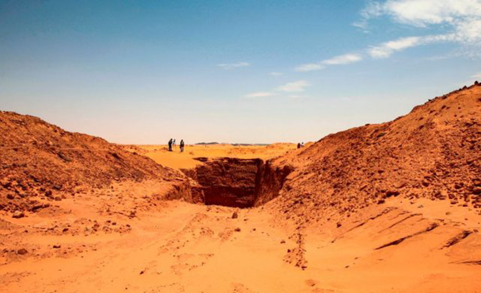Районе Джебель-Марага в пустыне Байуда, примерно в 270 км к северу от столицы Судана, Хартума. 