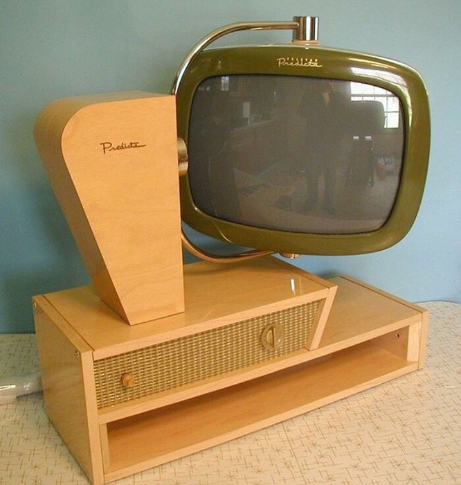  Телевизор Philco Predicta конца 50-х годов прошлого века.