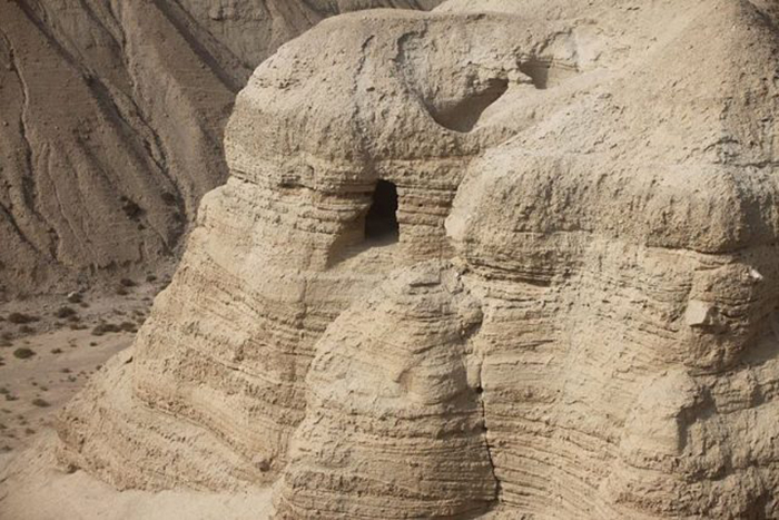Пещера, где впервые были обнаружены свитки Мёртвого моря.