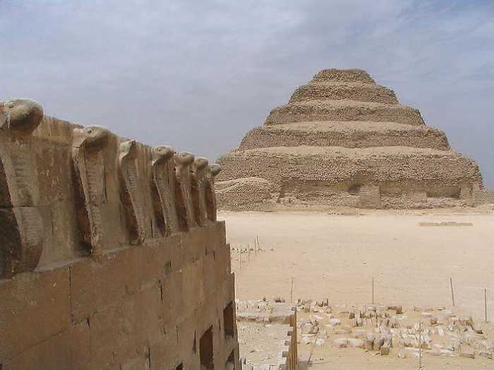 Шесть ступеней пирамиды для того, чтобы фараон поднялся на небо.