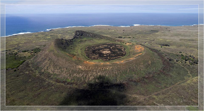 Рано-Рараку — вулканический кратер, из которого жители Рапа-Нуи добывали камень для изготовления статуй моаи.